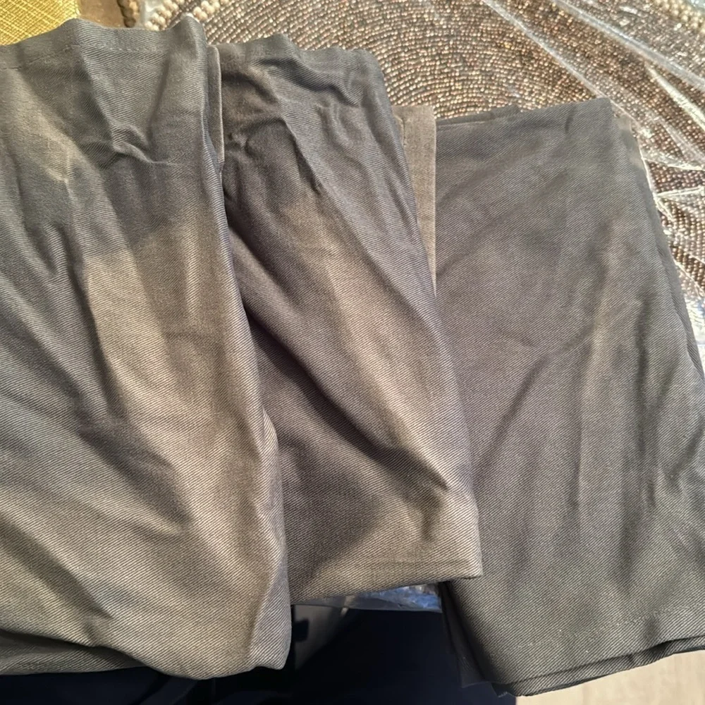 Pier 1 imports 4 Pack gray Cloth Dinner Napkins,